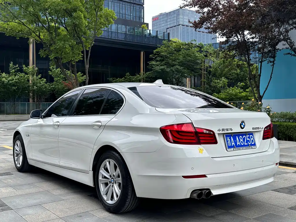 BMW 5 Series 2013 525Li Leading Edition