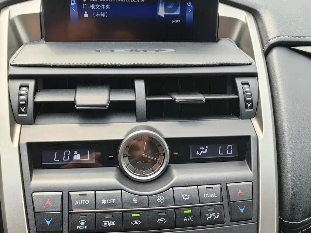 Lexus NX 2015 200t AWD F Sport