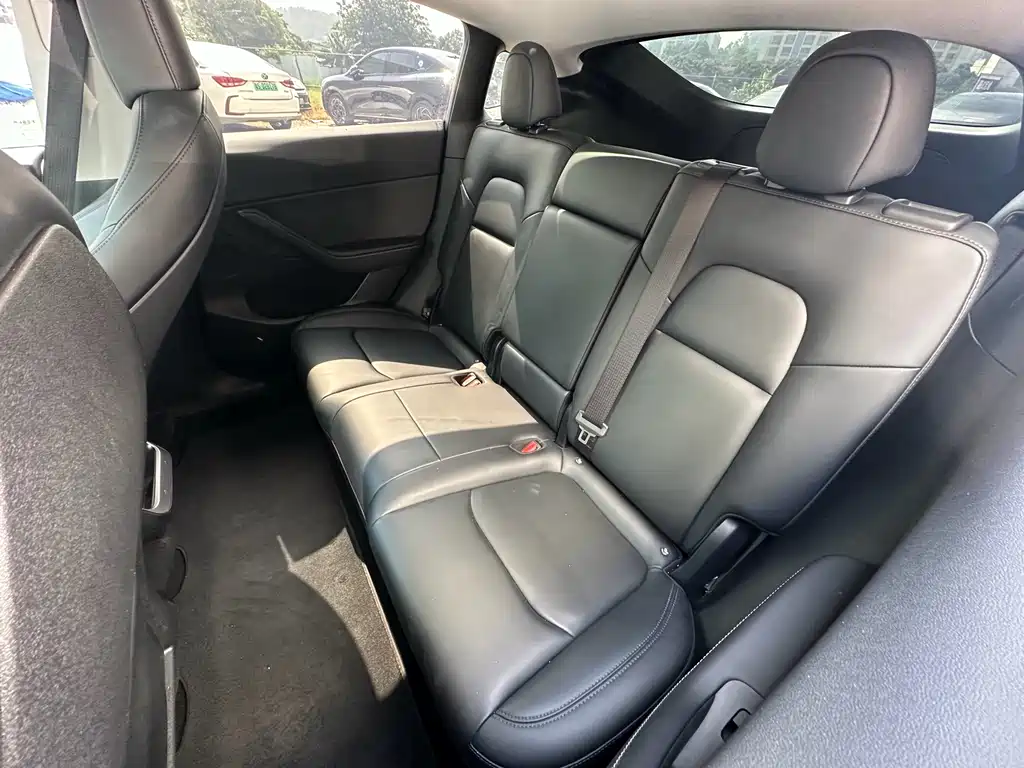 Tesla Model Y 2023 RWD