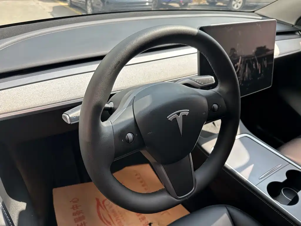 Tesla Model Y 2023 RWD