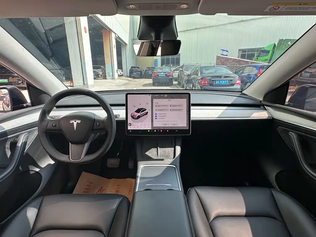 Tesla Model Y 2023 RWD