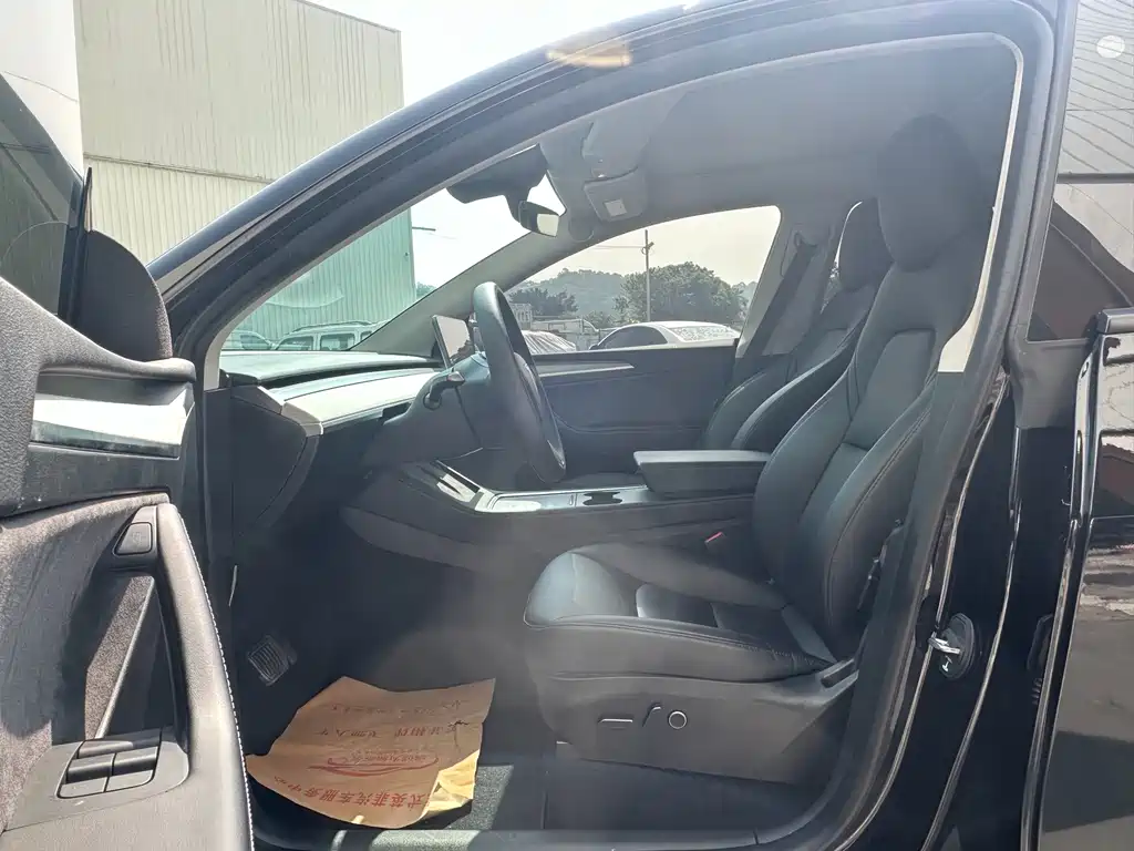 Tesla Model Y 2023 RWD