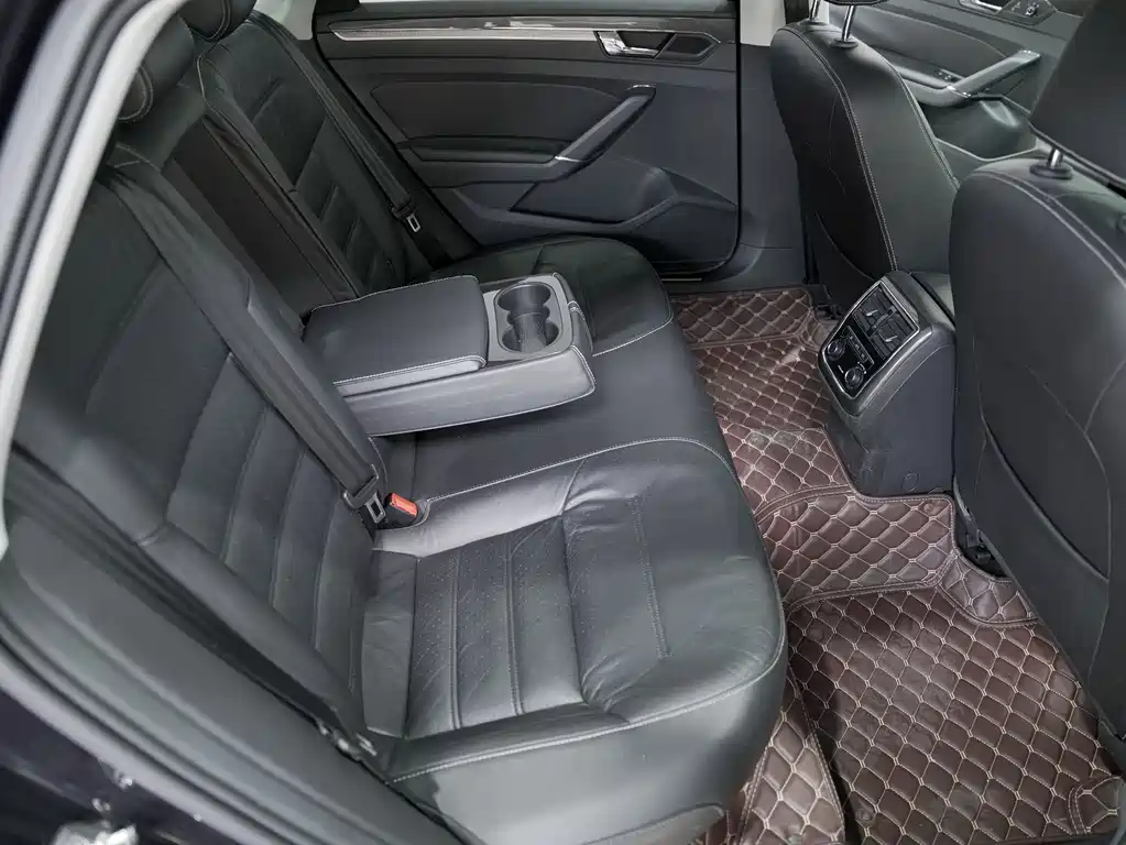 Volkswagen Passat 2017 330TSI DSG Yuzun Edition