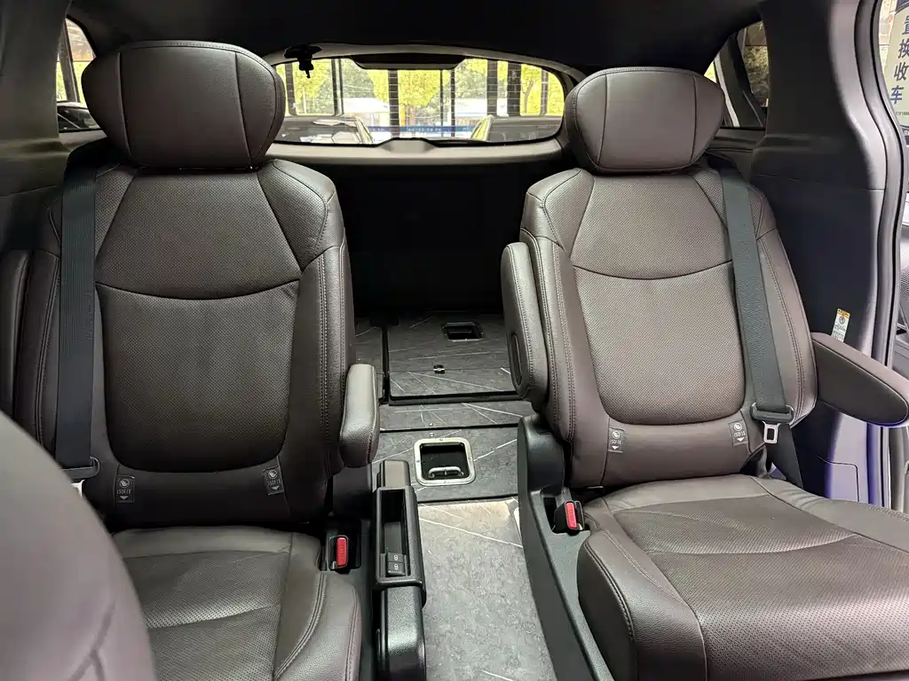 Sienna 2021 2.5L Hybrid Platinum Edition