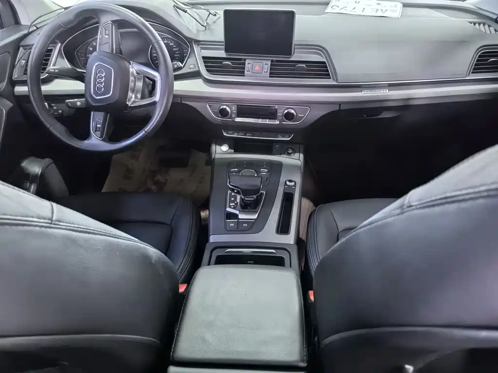 Audi Q5L 2018 40 TFSI Rongxiang Jinqu Type China V