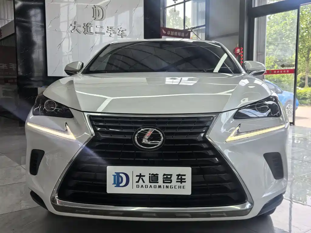 Lexus NX 200 FWD