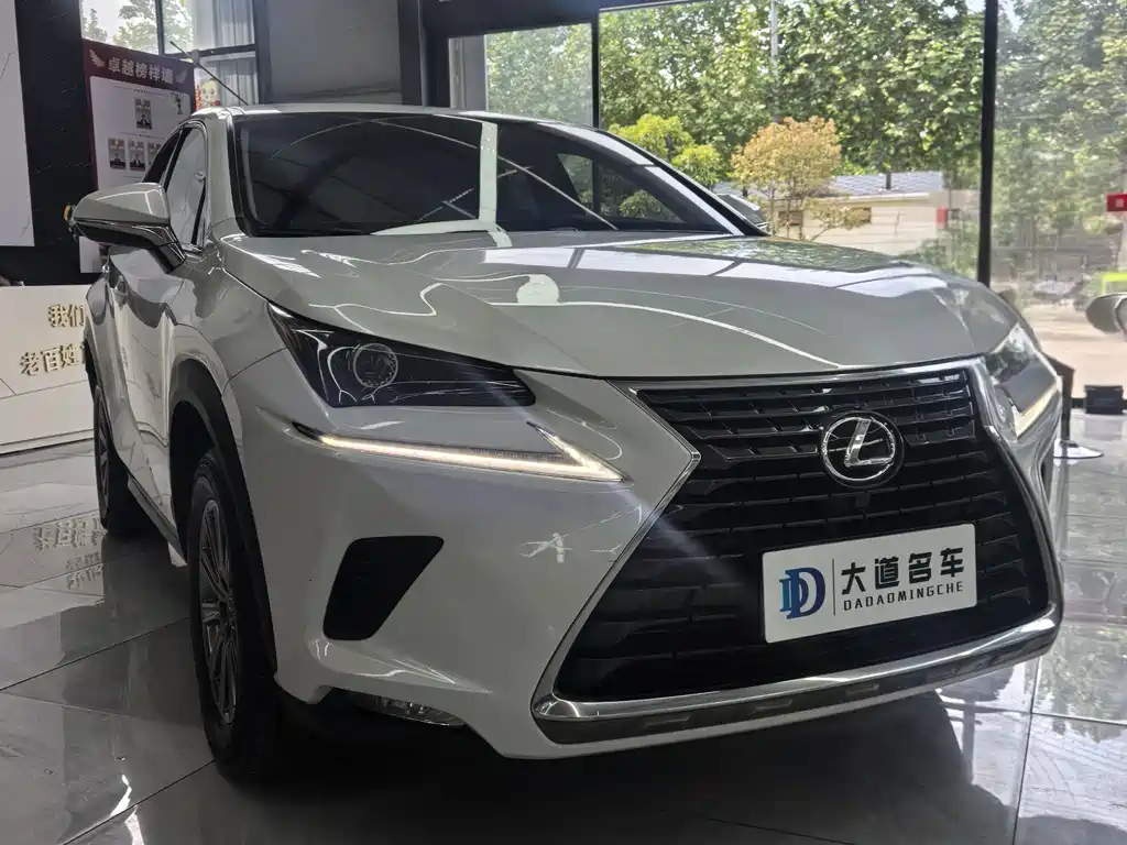 Lexus NX 200 FWD