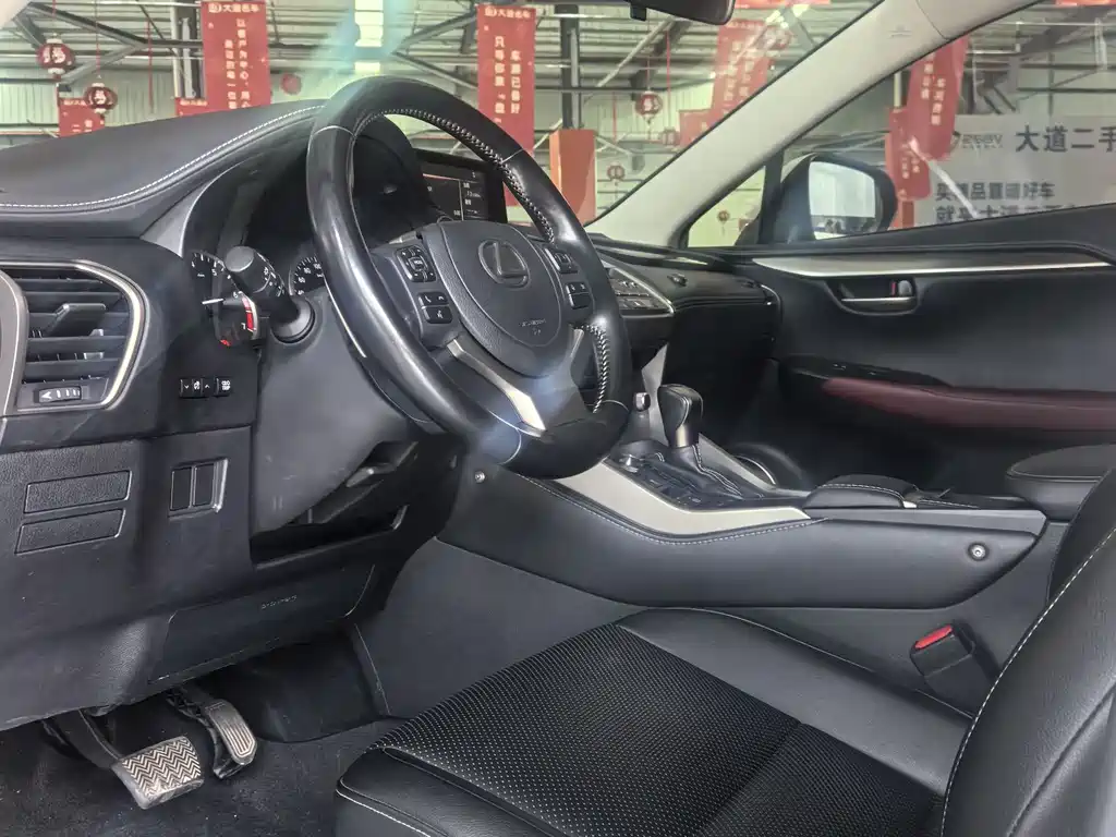 Lexus NX 200 FWD
