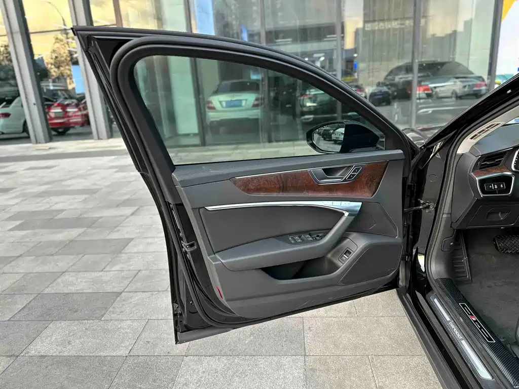 Audi A6 Import 2020 allroad quattro Explorer 55 TFSI Premium Off-road Edition