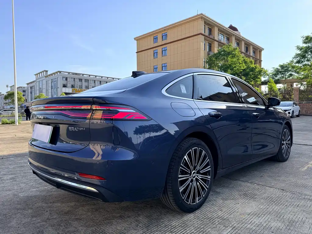 Geely Galaxy A7 2025 EM-i 150km Starship Edition