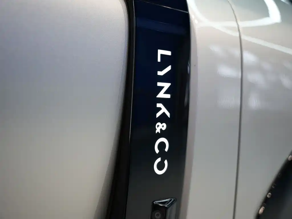 Lynk & Co 08 EM-P 2023 220km AWD Performance Halo