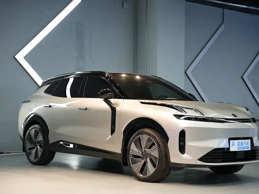 Lynk & Co 08 EM-P 2023 220km AWD Performance Halo