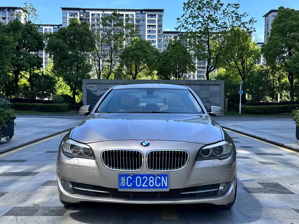 BMW 5 Series 2013 530Li Leading Edition
