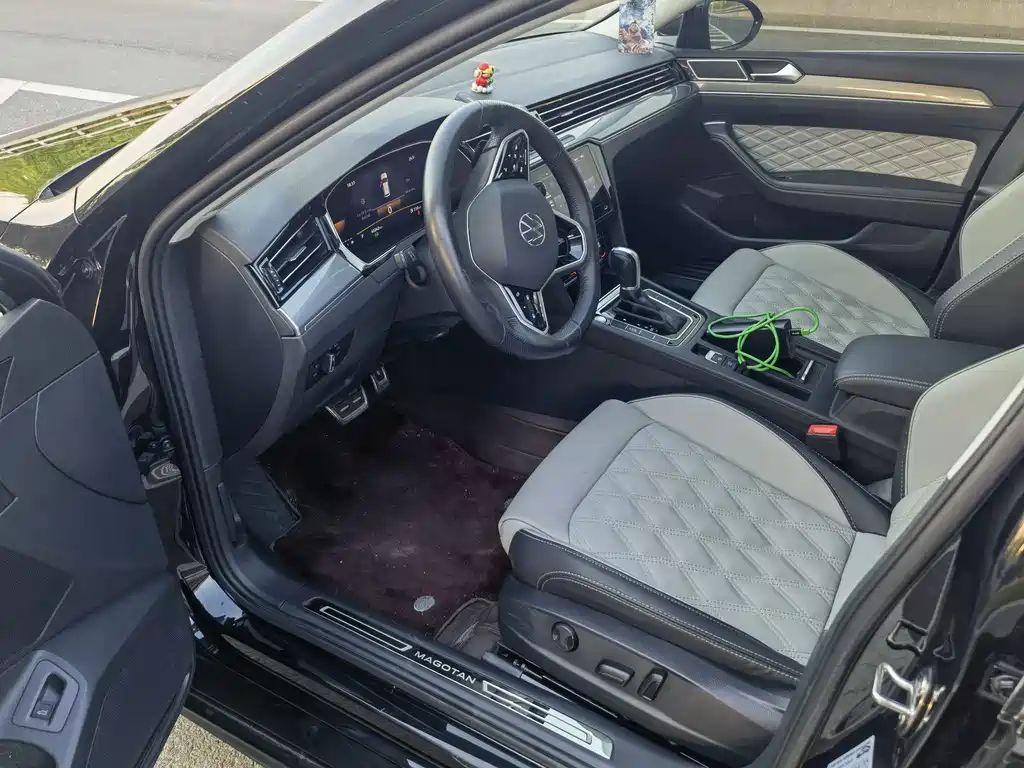 Volkswagen Magotan 2023 2 Million Units Commemorative Edition 330TSI DSG Leading Edition
