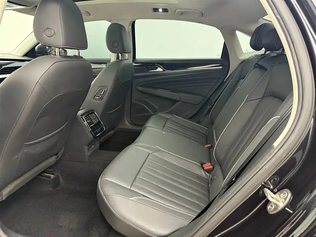 Volkswagen Passat 2022 330TSI Starry Sky Elite Edition