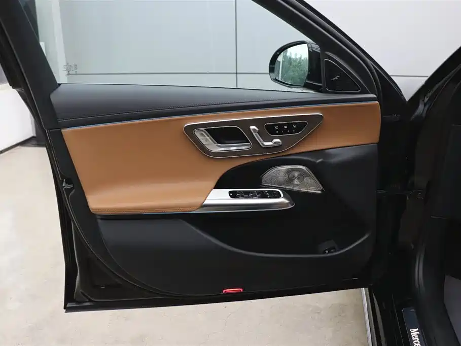 Mercedes-Benz E-Class 2026 E 300 L Luxury