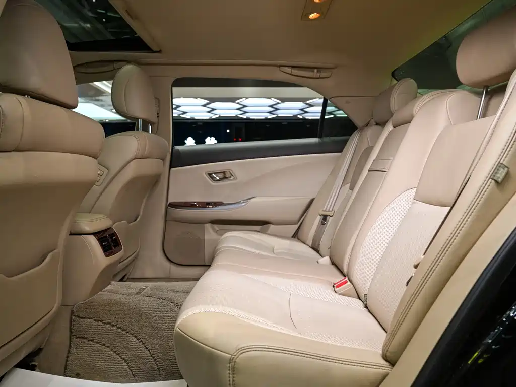 Toyota Crown 2012 2.5L Royal Leather Edition