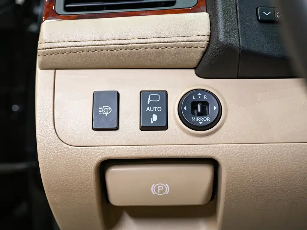 Toyota Crown 2012 2.5L Royal Leather Edition