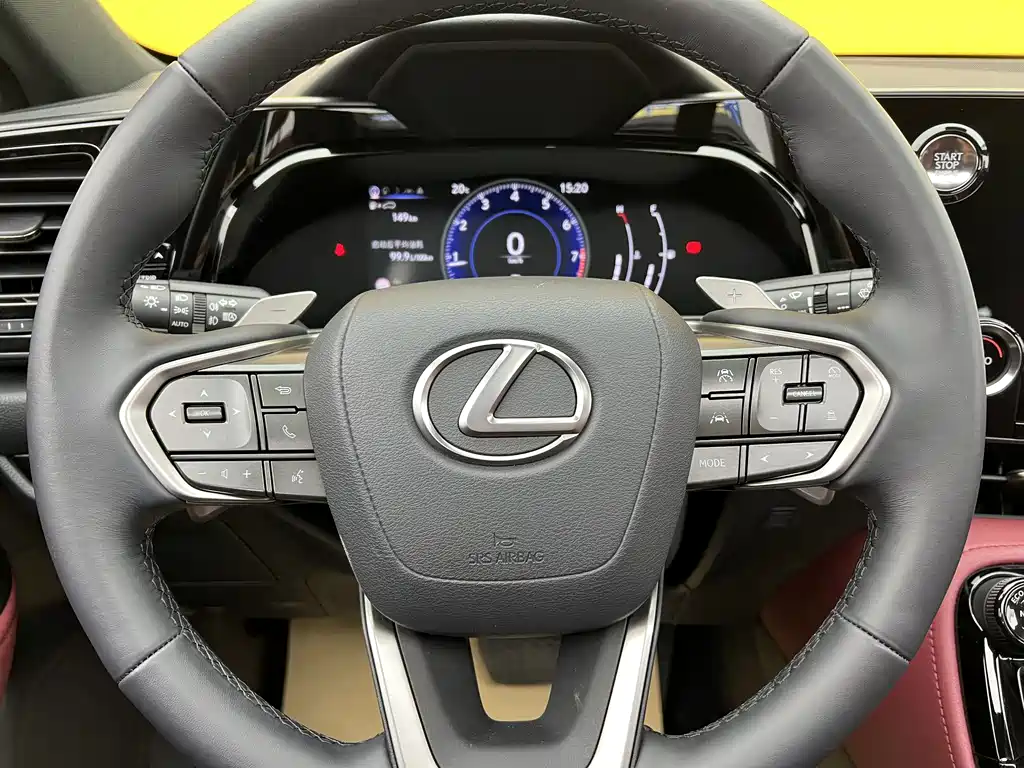 Lexus NX 2025 200 FUN