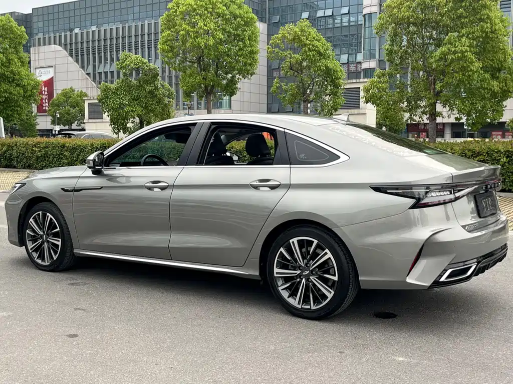 Chery Arrizo 8