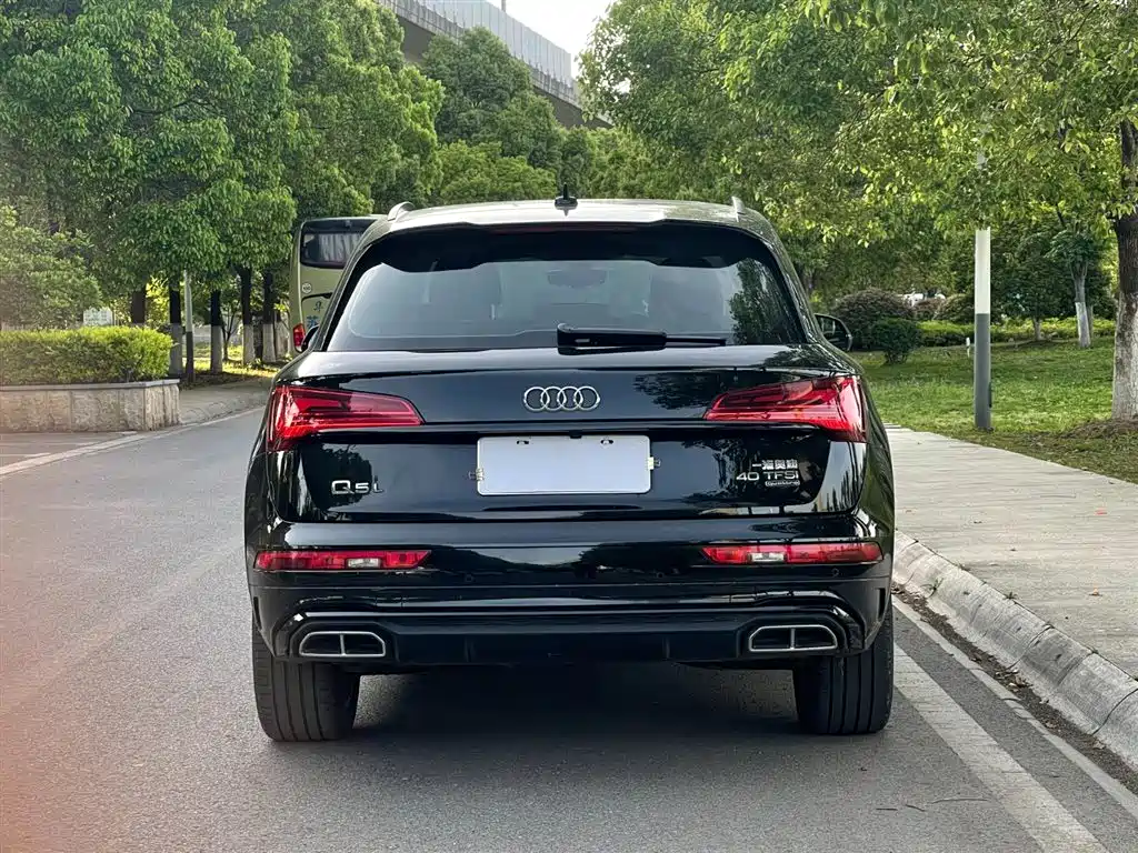 Audi Q5L 2022 40 TFSI Fashion Dynamic