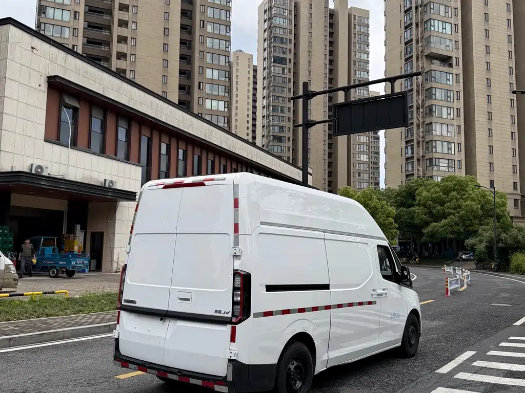 Farizon Super VAN 2025 Jingcheng Edition Medium Wheelbase High Roof 51kWh
