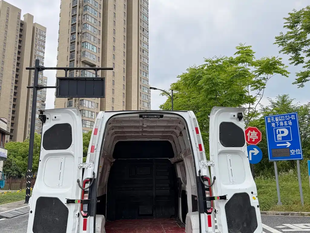 Farizon Super VAN 2025 Jingcheng Edition Medium Wheelbase High Roof 51kWh