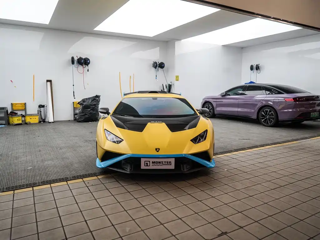 Lamborghini Huracán STO 2021