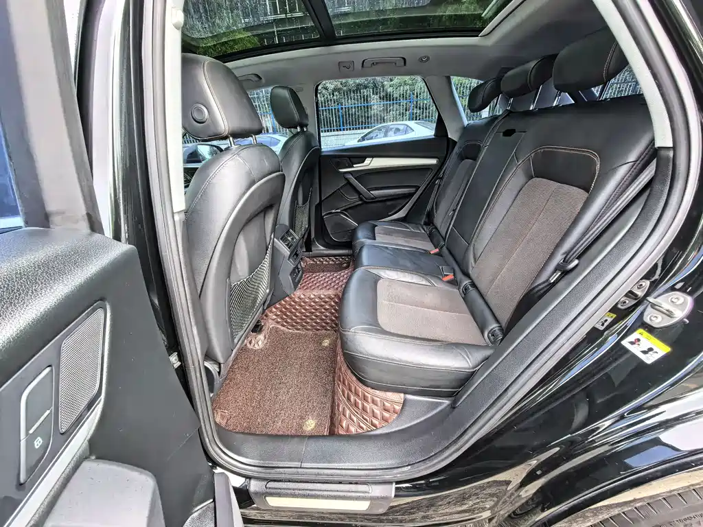 Audi Q5L 2018 40 TFSI Fashion Edition China VI