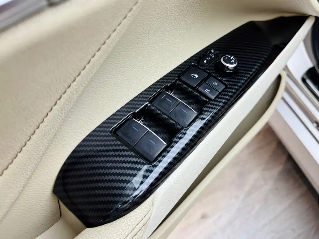 Camry 2021 2.5G Luxury Edition