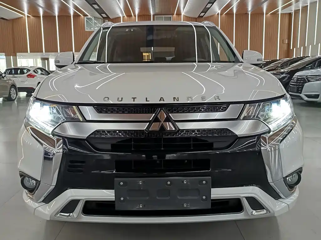 Mitsubishi Outlander 2020 2.4L 4WD Zhi Xiang Edition 5-Seater