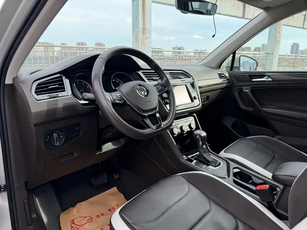 Tiguan L 2017 330TSI Automatic FWD Luxury Edition