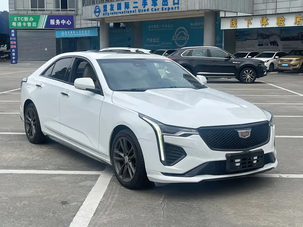 Cadillac CT4 2020 28T Fashion