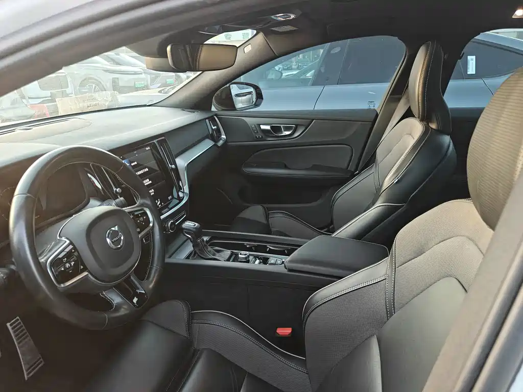Volvo S60 2021 T4 Zhiyuan Sports Edition