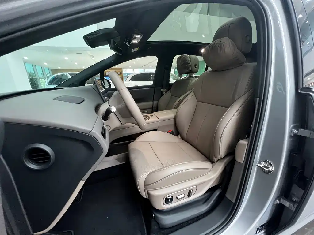 Li Auto i6 2025 AWD Standard Edition