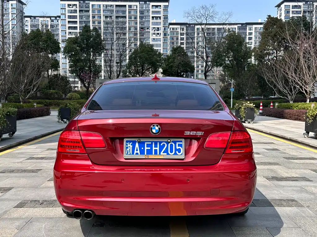 BMW 3 Series 2011 325i Coupe