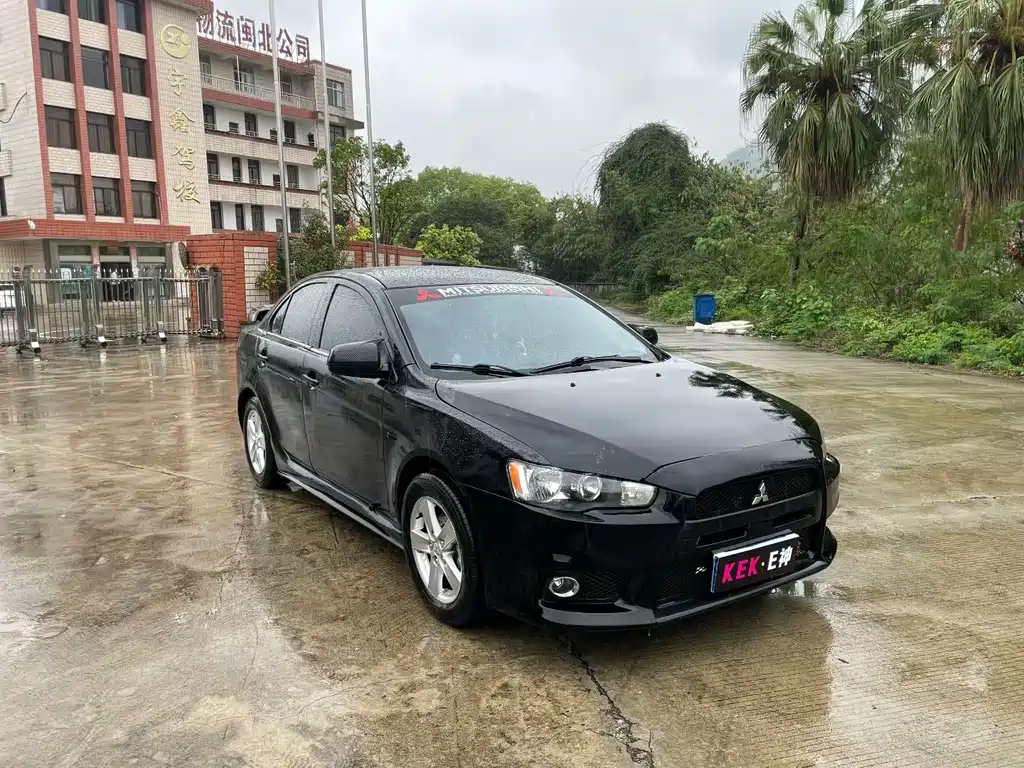 Mitsubishi Lancer EX 2010 Fashion Edition 1.8L MT Comfort