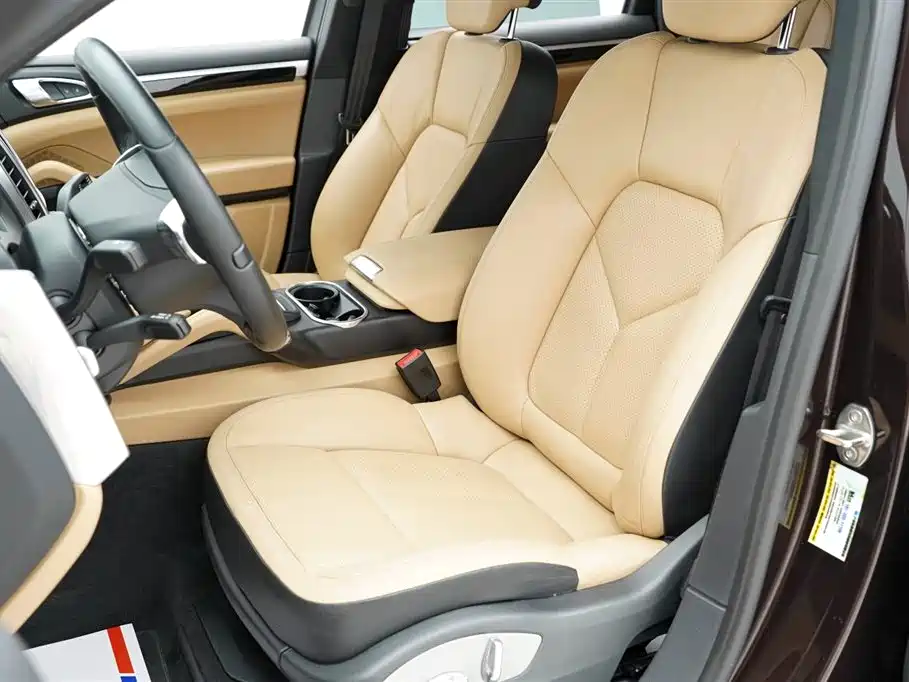 Cayenne 2014 Platinum Edition 3.0T