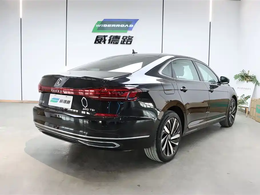 Volkswagen Passat 2025 380TSI Longteng Edition