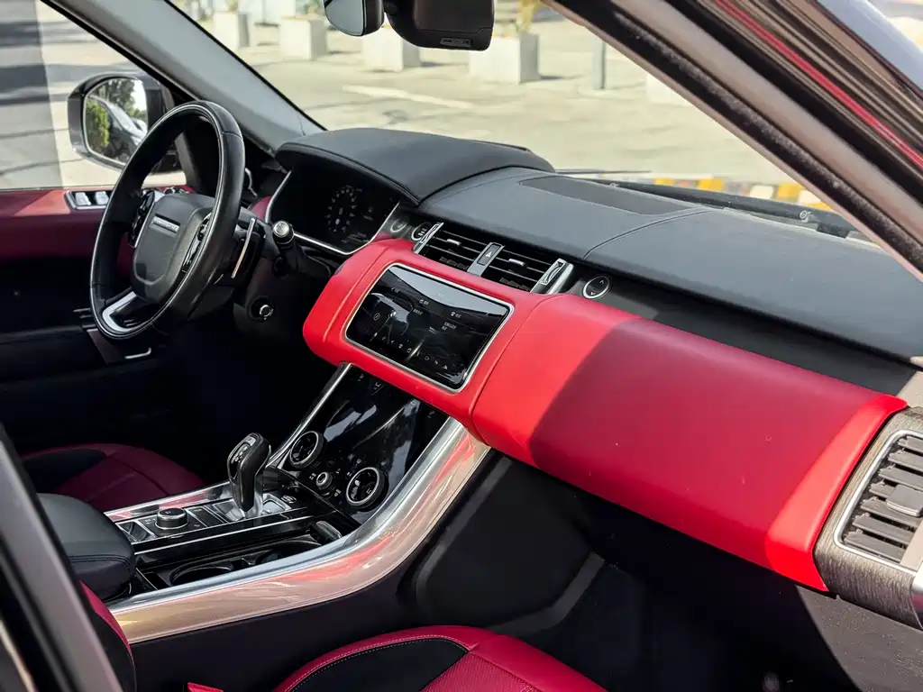 Range Rover Sport 2021 3.0 L6 Gloss Black Edition