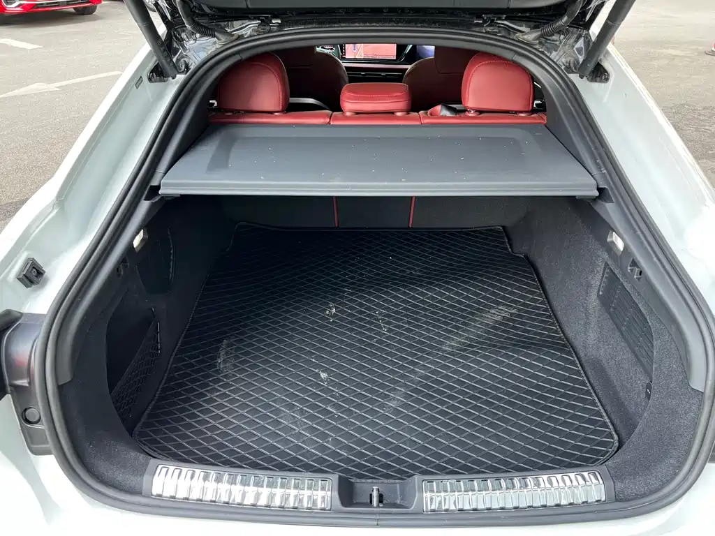 Audi A5L Sportback 2026 TFSI 150kW quattro Intelligent Leading Model