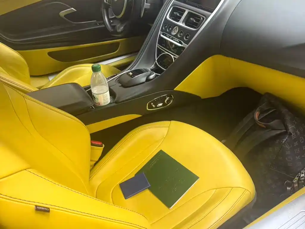 Aston Martin DB11 2019 4.0T V8 Coupe