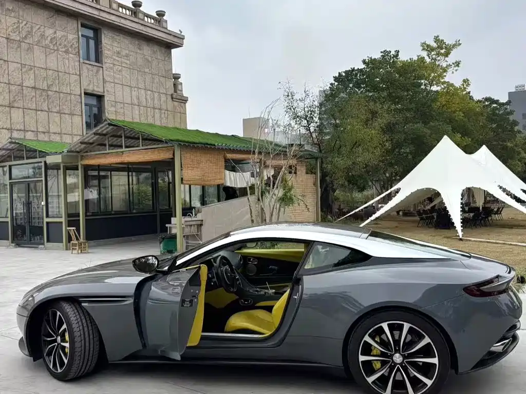 Aston Martin DB11 2019 4.0T V8 Coupe