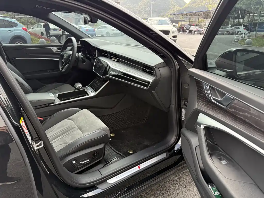 Audi A6L 2023 45 TFSI quattro Zhenxuan Dynamic Trim