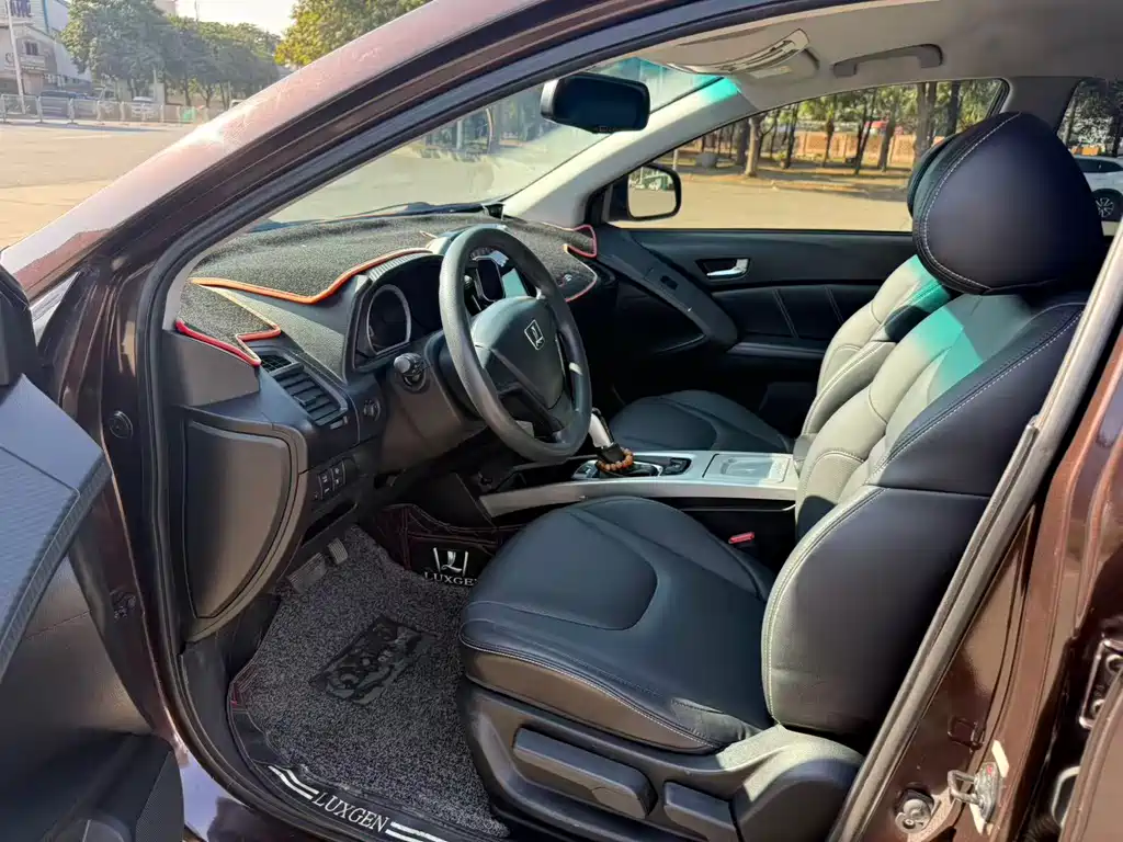 Luxgen U6 SUV 2015 1.8T Charm Edition