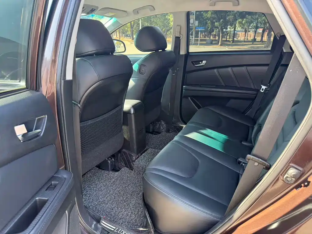 Luxgen U6 SUV 2015 1.8T Charm Edition