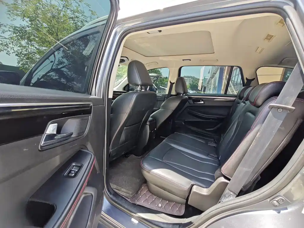 SWM G05 2019 1.5T Automatic Luxury Edition