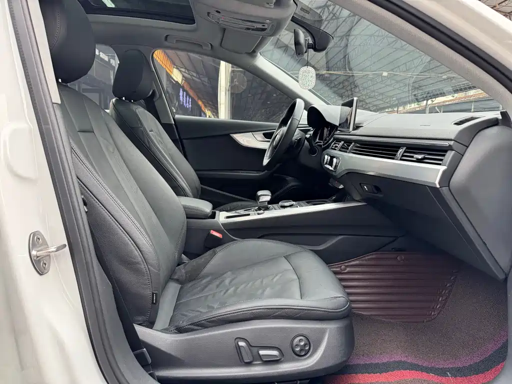 Audi A4L 2019 40 TFSI Fashion Edition China VI