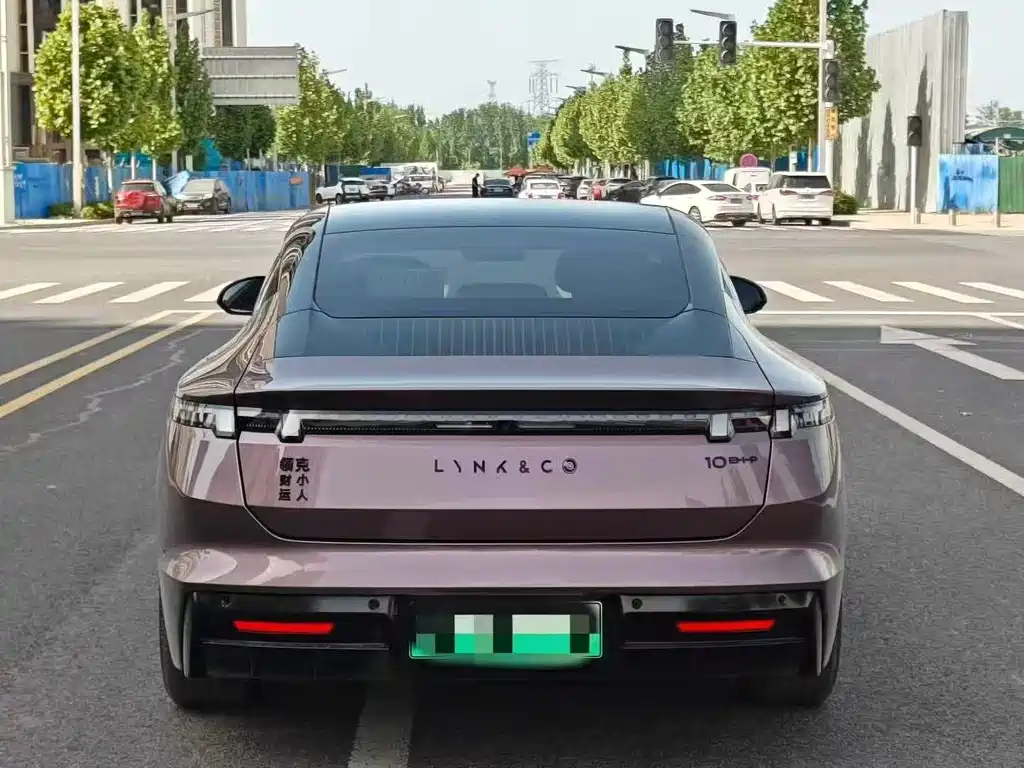 Lynk & Co 10 2025 240 AWD Ultra