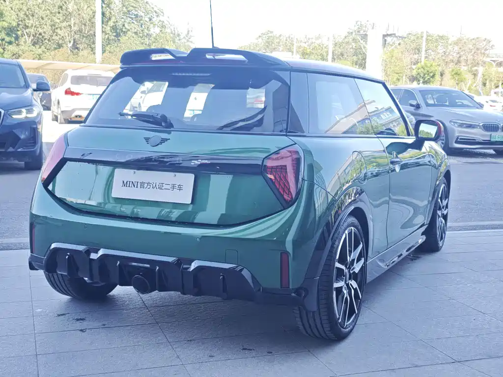 MINI John Cooper Works 2025